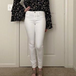 Abercrombie & Fitch White Skinny Jeans 2L